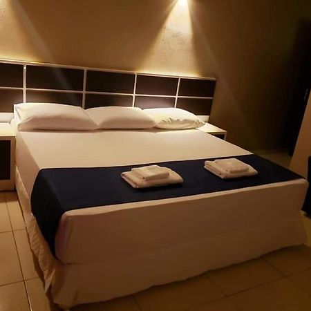 Hotel Llamosas Ciudad del Este Eksteriør billede