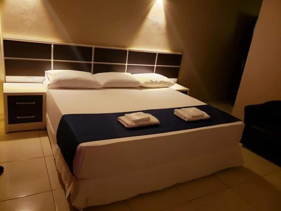 Hotel Llamosas Ciudad del Este Eksteriør billede